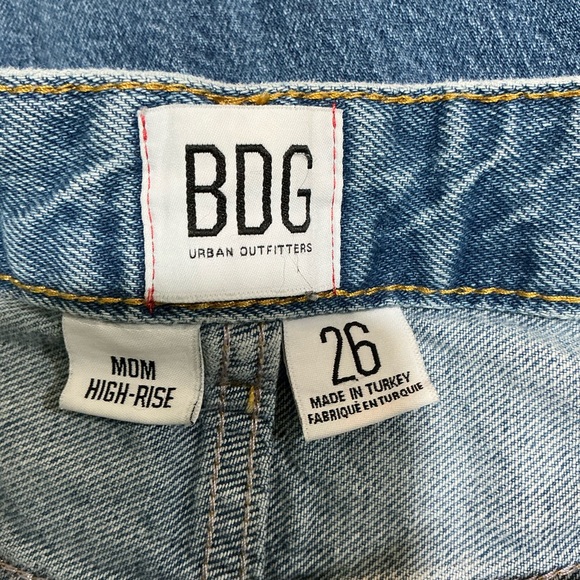 🤎 BDG Urban Outfitters Mom High-Rise Blue Distressed Denim cut Off Jean Shorts 2 - Picture 3 of 5